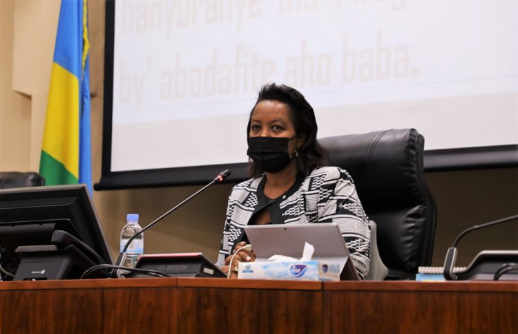 Sena yanzuye gutumiza Minisitiri w’Intebe kubera urusobe rw’ibibazo biri mu midugudu