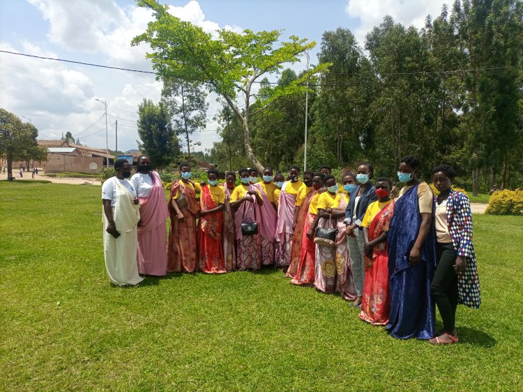 Ruhango: Abakobwa babyariye iwabo bagorwa no kubura abo basigira abana igihe barimo kwiga.