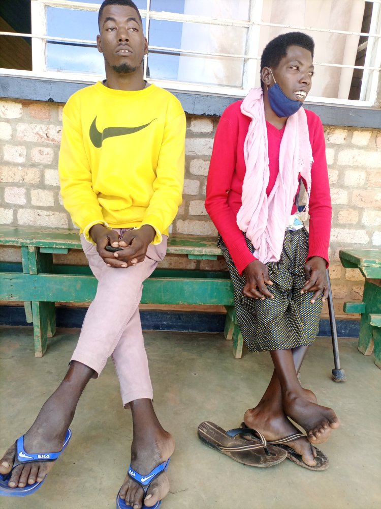 Huye-Karama : Hari abafite ubumuga bashinja abaturage kubaha akato ibyo bakora bikabura isoko