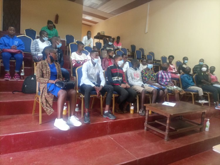 Gisagara: Barasaba ko ababyeyi babyaye abana bafite ubumuga bajya bahabwa amahugurwa yo kubitaho.