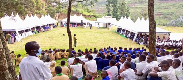 Muhanga-Nyarusange : Urubyiruko rurasabwa kwamagana abapfobya Jenoside n’abagikwirakwiza ingengabitekerezo yayo bifashishije ikoranabuhanga.