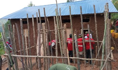 Huye : Umuryango   wasenyewe n'ibiza  wubakiwe  inzu  yo  kubamo