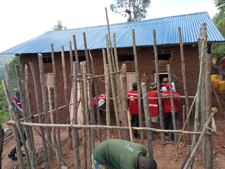 Huye : Umuryango wasenyewe n'ibiza wubakiwe inzu yo kubamo