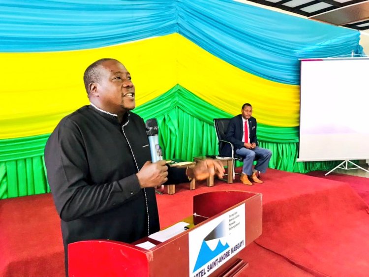 Minisitiri Gatabazi yatunze agatoki ibishobora gutiza umurindi ruswa