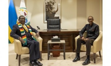Perezida Kagame yagiranye ibiganiro na Mnangagwa wa Zimbabwe