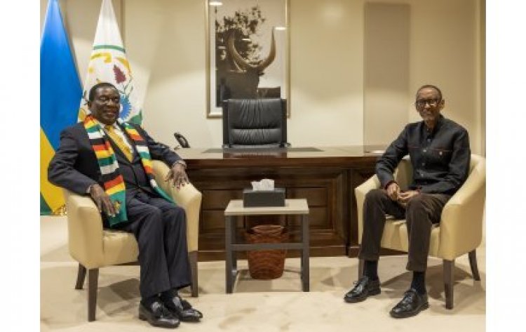 Perezida Kagame yagiranye ibiganiro na Mnangagwa wa Zimbabwe
