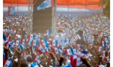 Paul Kagame yasabye ko umuhanda Karongi-Muhanga usanwa vuba